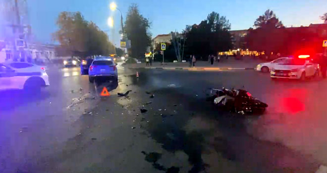 Аварийный выходной: серьезное ДТП произошло в воскресенье вечером в центре Дзержинска