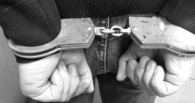 Поздновато сбросил: за хранение наркотиков дзержинца взяли в областном центре