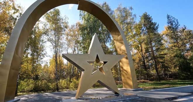 Памятное место: обелиск на старом кладбище в Дзержинске привели в порядок