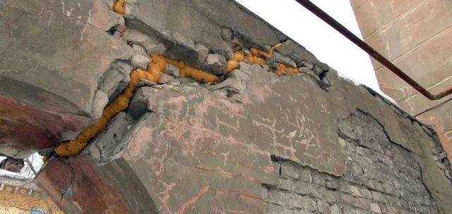 Во время ремонта в Дзержинске начали применяться «современные материалы»