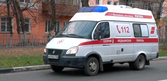 Упал на работе: работник дзержинского завода получил тяжелые травмы головы на производстве