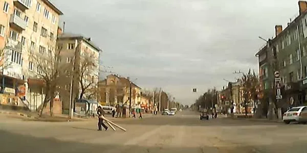 Каждый нарушитель ПДД счастлив по-своему. Дзержинские пешеходы в рубрике «Обратная связь»