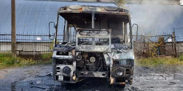 На стоянке одной из транспортных организаций Дзержинска сгорел автобус