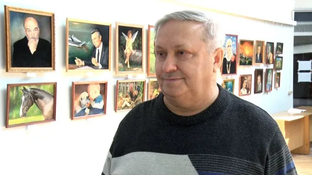 В Дзержинске открылась выставка члена международного художественного фонда Николая Виноградова