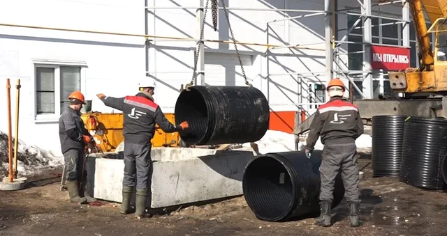 300 метров новых труб: работы по реконструкции канализационного коллектора на Самохвалова продолжаются в Дзержинске