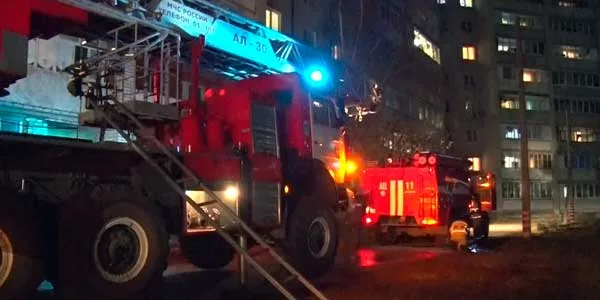 Пожар в девятиэтажке: квартира нерадивого хозяина полностью сгорела в Дзержинске