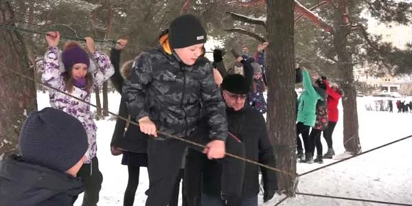 Атака огневой точки и гонки на волокушах. В Дзержинске прошла военно-спортивная игра «Гвардеец»
