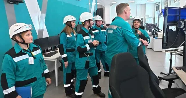 Завод изнутри: пресс-тур для представителей СМИ организовали на дзержинском предприятии