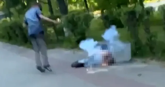 Звериные повадки: дзержинские подростки напали на мужчину и сняли жестокие издевательства на видео