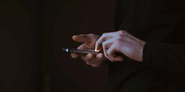 Аферист на проводе: дзержинец заплатил телефонным мошенникам 70 тысяч рублей