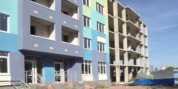 Планы по достройке: проблемный жилищный комплекс «Радуга» сдадут в 2022 году