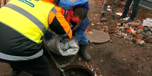 Инновационный метод: Дзержинский водоканал проводит капитальный ремонт участка коллектора