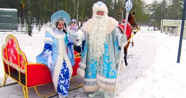 Сказка начинается! Дед Мороз и Снегурочка поселились в зимней резиденции в Дзержинске