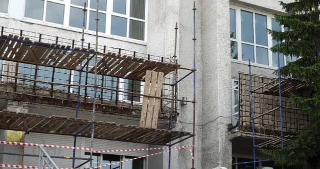 Сохранить наследие: реставрация мозаичного панно «Космическая эра» на Доме книги в Дзержинске продолжается