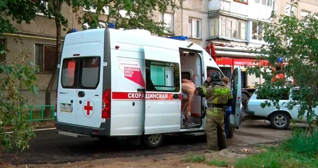 Пленник огня: пожарные спасли из горящей квартиры дзержинца