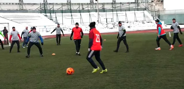 Мяч в воротах: дзержинские спортсмены забивают голы на футбольных турнирах
