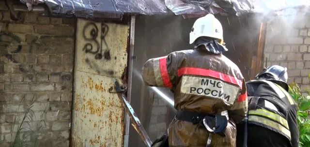 Внутренняя проверка МЧС России выявила критическое положение пожарных и спасателей
