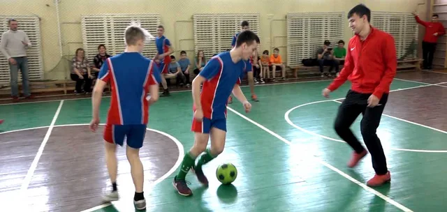 ФК «Химик» сыграл в футбол с воспитанниками детского дома