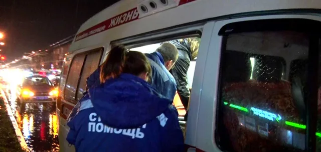 В Дзержинске иномарка сбила бабушку с внуком