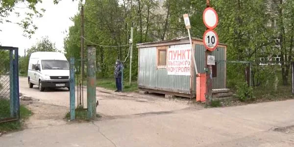 Пропускной режим. В больнице Дзержинска оборудовали пункт въездного контроля