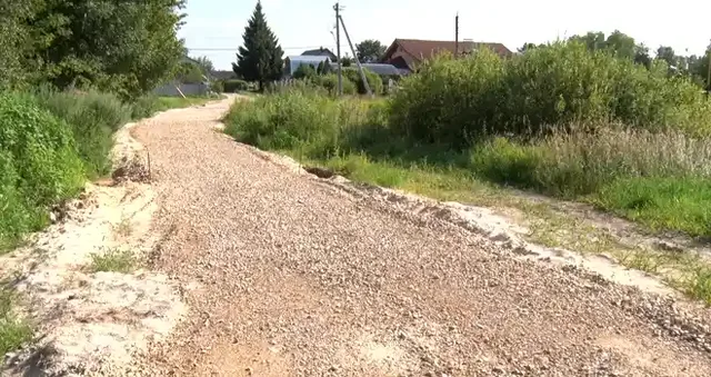 Наши дороги: работы по благоустройству поселков продолжаются в Дзержинске