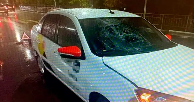 Небезопасная «зебра»: автомобиль такси сбил пешехода в Дзержинске