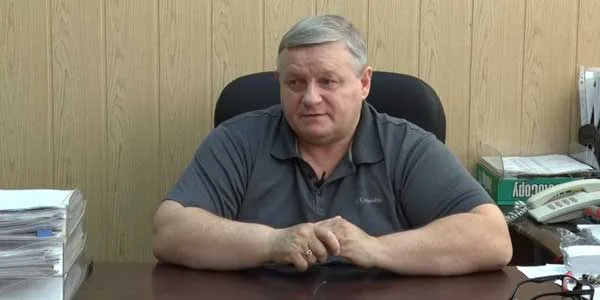 Есть вопросы. Дзержинский бассейн летом. Отвечает Юрий Назаренко