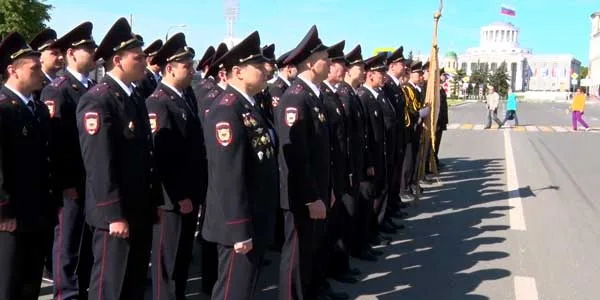 Первое мероприятие Дня города. Награждение дзержинских полицейских