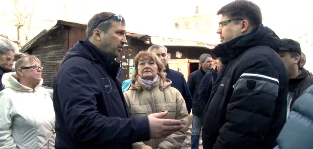 Глава Дзержинска проверил дом с пристроем, на который жаловались жители