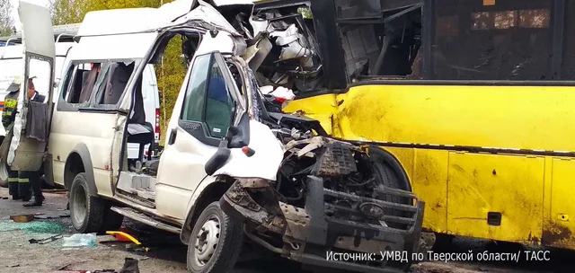 Под Тверью в страшной аварии погибли 13 пассажиров маршрутки. Людей вёз нелегал