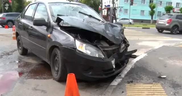 Аварийное утро: массовое ДТП с участием трех легковых автомобилей произошло в Дзержинске