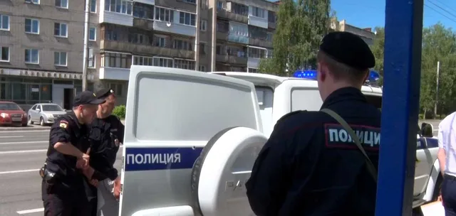 В Дзержинске ссора незнакомых мужчин закончилась поножовщиной