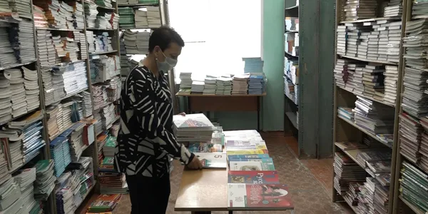 История, физика и биология: в дзержинские школы поступили новые учебники