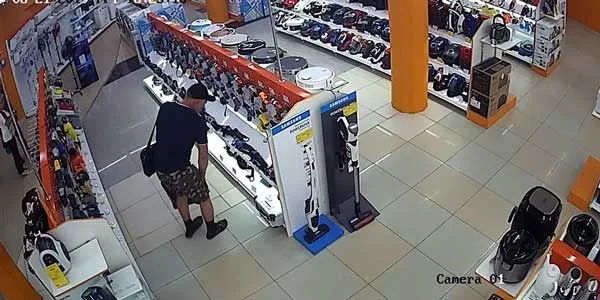 В Дзержинске из магазина украли два шуруповерта