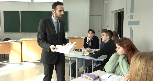 «Учитель года России»: преподаватель дзержинской школы вышел в региональный этап всероссийского конкурса