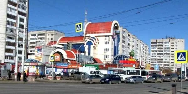 Демонтаж продолжается. В Дзержинске снесут входную группу перед одним из торговых центров