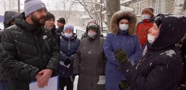Подвальное противостояние: жители Октябрьской в Дзержинске против строительства автошколы в своем доме