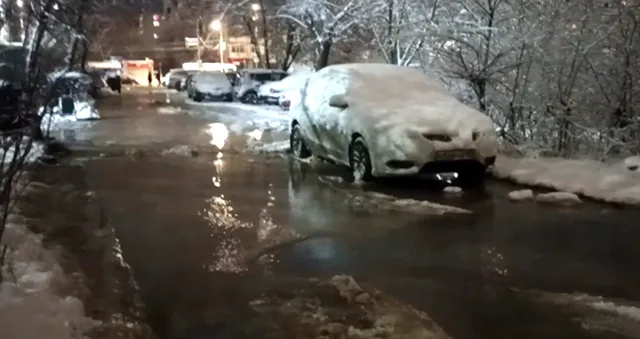 Коммунальный прорыв: очередная авария на сетях водоснабжения произошла в Дзержинске