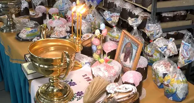 По доброй традиции: в преддверии праздника Светлой Пасхи в Дзержинске прошел обряд освящения куличей