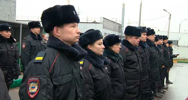 День сотрудника органов внутренних дел: полицейским региона вручили ключи от служебных квартир и новых автомобилей