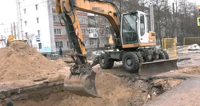 Прорыв на сетях: специалисты Дзержинского водоканала устраняют последствия коммунальной аварии