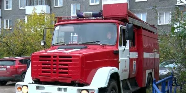 Могли сгореть, но остались живы. В Дзержинске мать вывела четырех девочек из горящей квартиры