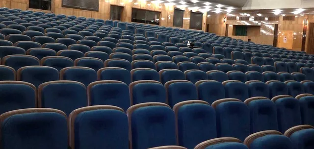 В дзержинском театре драмы завершилась установка новых мягких кресел