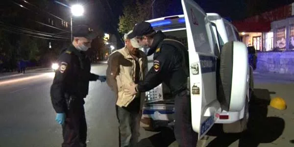 Агрессивный шоппинг: неадекватный мужчина устроил дебош в магазине Дзержинска