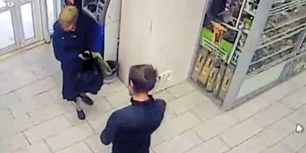 Ограбил бабушку и попался. Видеозапись камеры слежения помогла раскрыть преступление