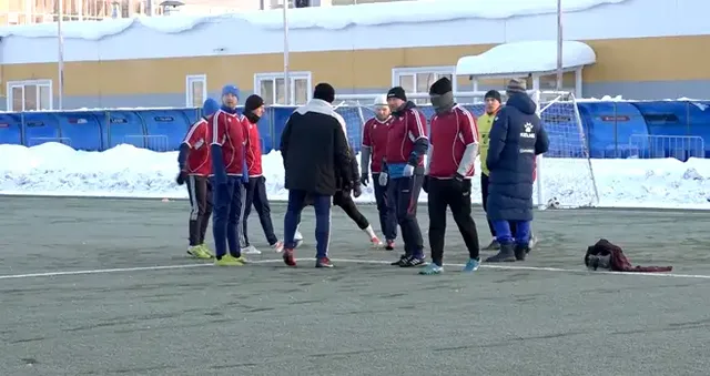 Спортобзор: открытое первенство города по футболу среди ветеранов продолжается в Дзержинске
