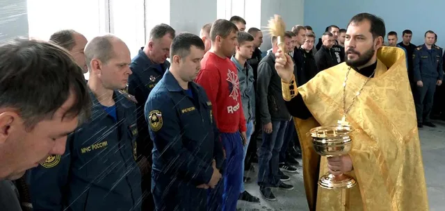 Молебен перед иконой «Неопалимая Купина» прошел в пожарной части Дзержинска