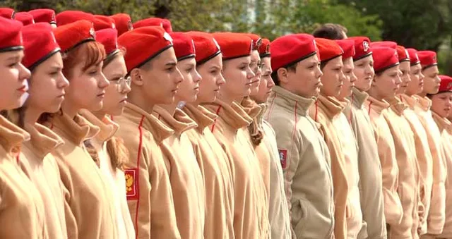 Торжественно и празднично: 52 школьника пополнили ряды «Юнармии» в Дзержинске