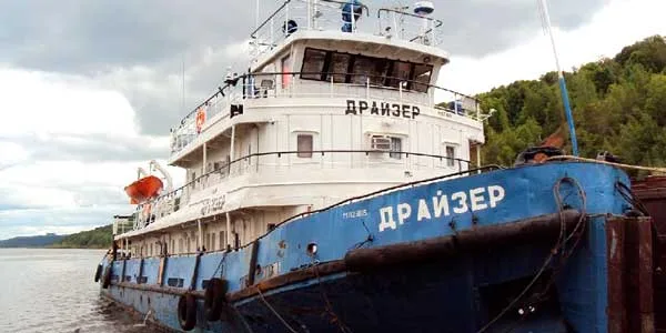«Навалился» и скрылся: капитан корабля умолчал о столкновении с понтоном в Дзержинске