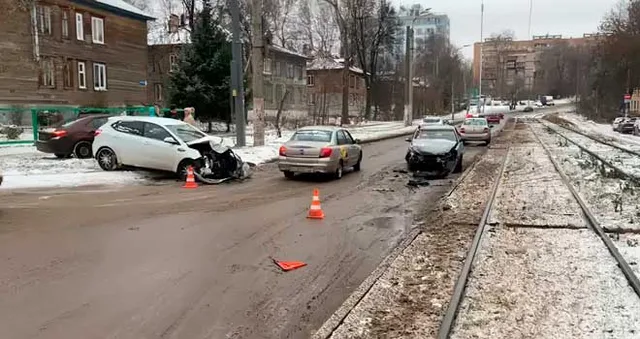 Замело: резкие перемены в погоде усложнили ситуацию на дорогах Нижегородской области